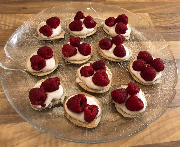 Himbeer Macarons mit Mascarpone Füllung und Rosenwasser - Tea Time Rezept