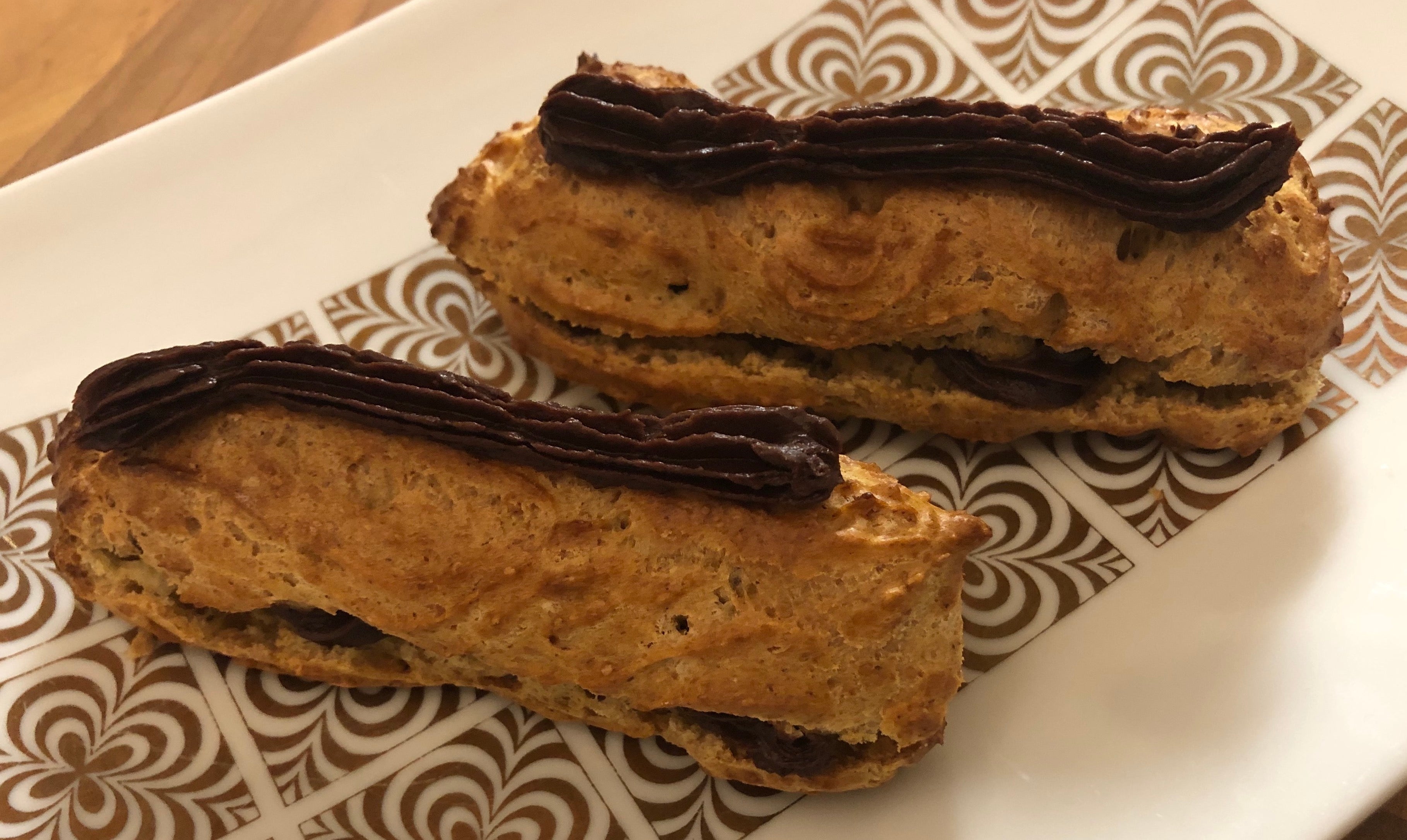 Schoko-Eclairs mit Schokofüllung