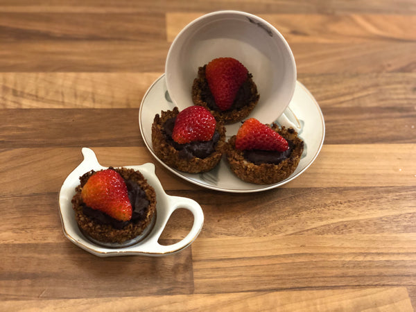 Mini Tartelettes mit Schokolade und Erdbeeren - Tea Time Rezept